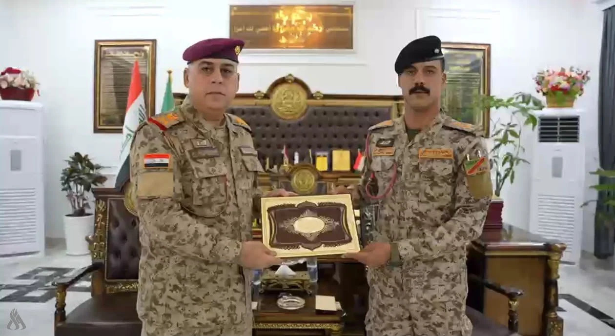 عمليات كركوك: تكريم ضابط قام بإسقاط مسيرة مجهولة ضمن قاطع المسؤولية » وكالة الانباء العراقية (واع)